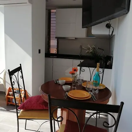 Apartamento Palmeras Apartment *